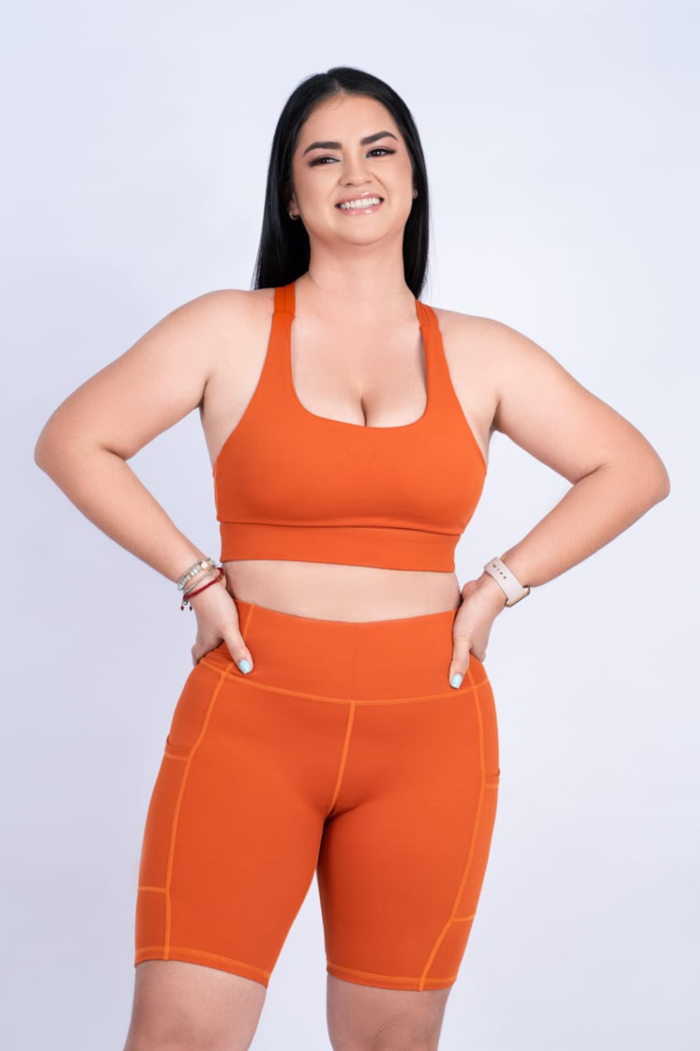Conjunto deportivo de tiras recortadas
