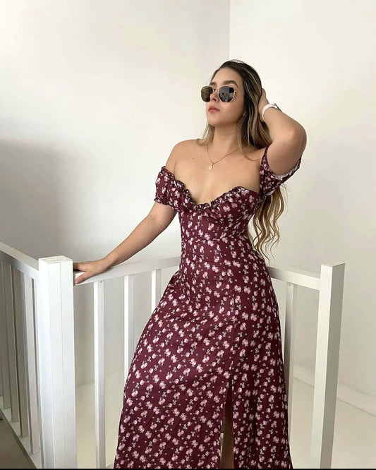 Vestido largo con hombros descubiertos y estampado floral color granate